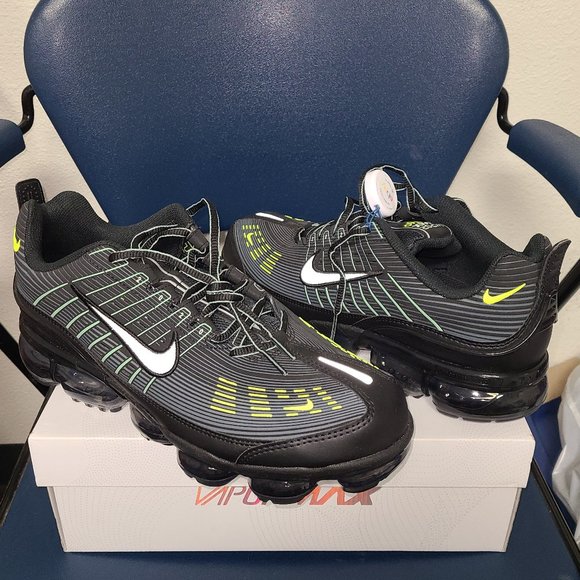 vapormax 360 black volt